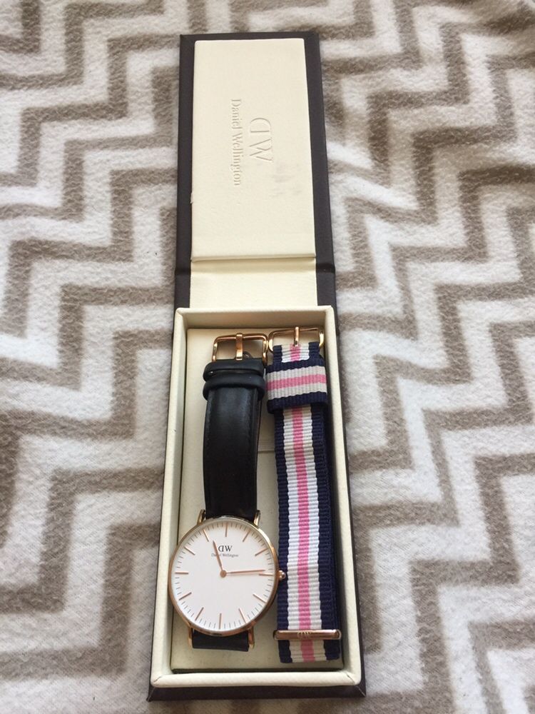 Daniel Wellington DW z kolekcji Classic 36 mm zegarek i dwa paski