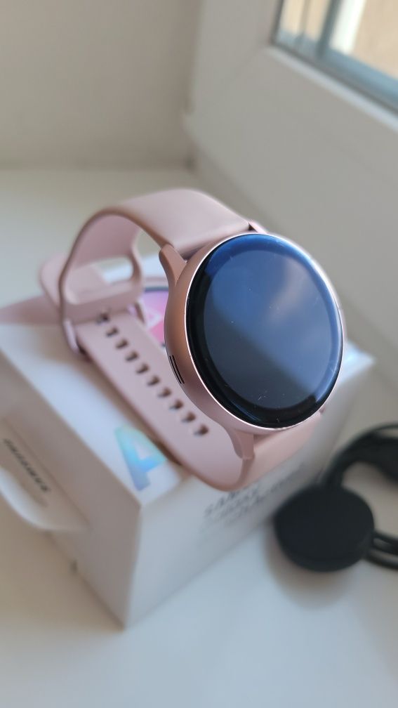 Смарт-годинник SAMSUNG Galaxy Watch Active 2