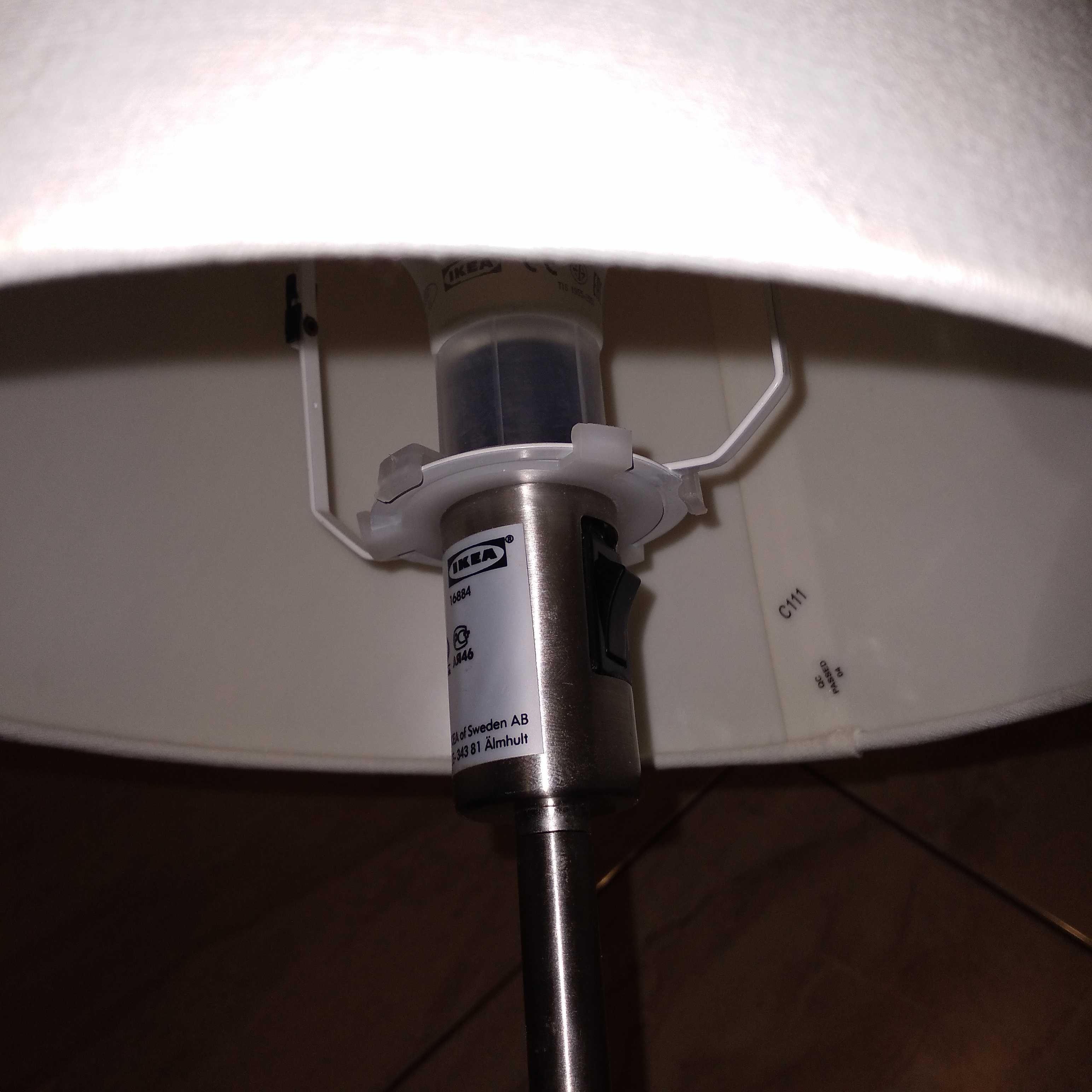 Lampka nocna z abażurem