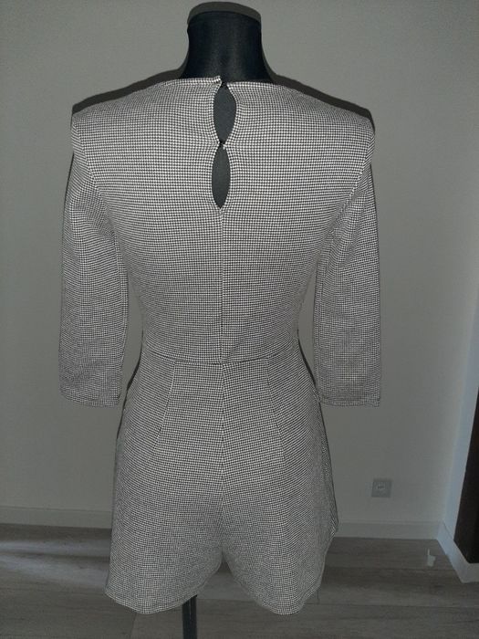 Bershka 34 XS sukienka kombinezon kratka klasyczny