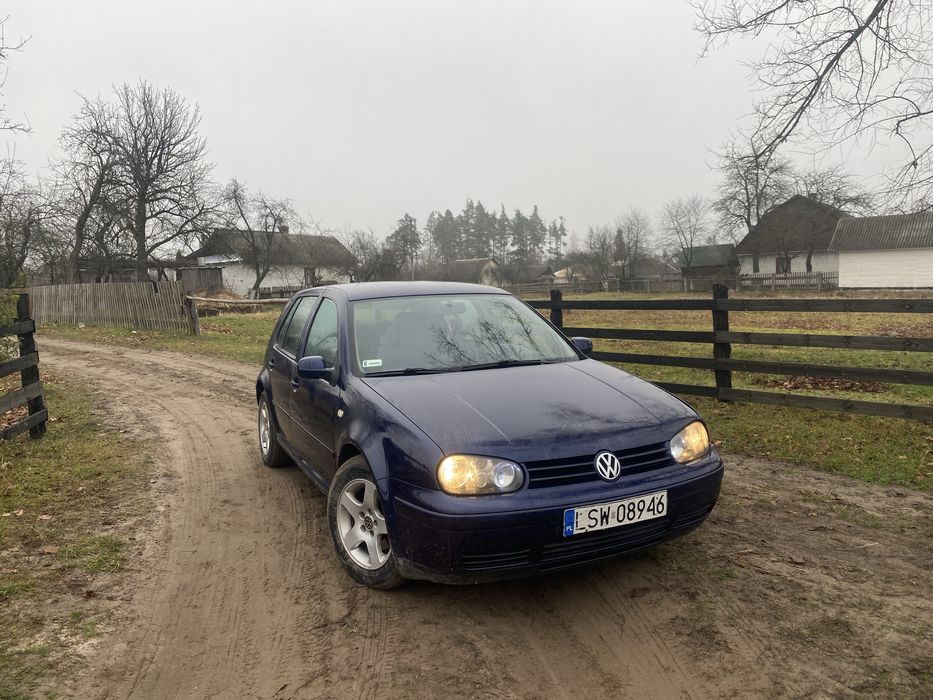 Продам гольфик в хорошому стані