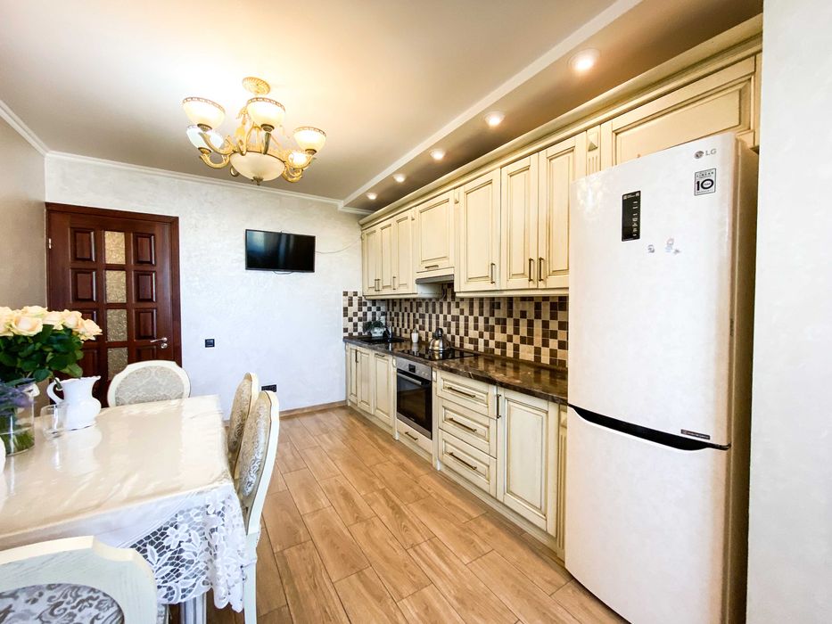 Продається стильна трикімнатна квартира