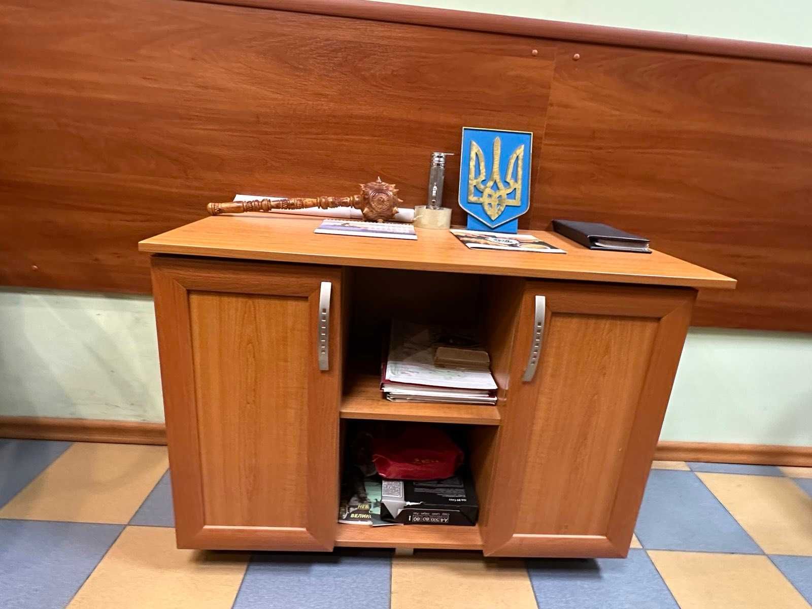 Продаж Офісних    меблів