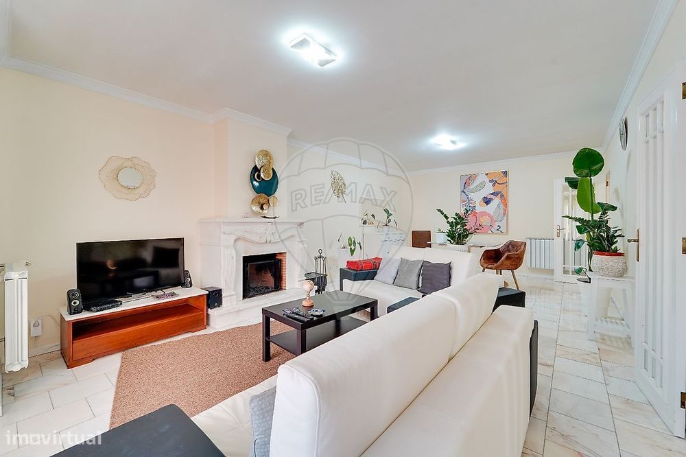 Moradia T4 para venda