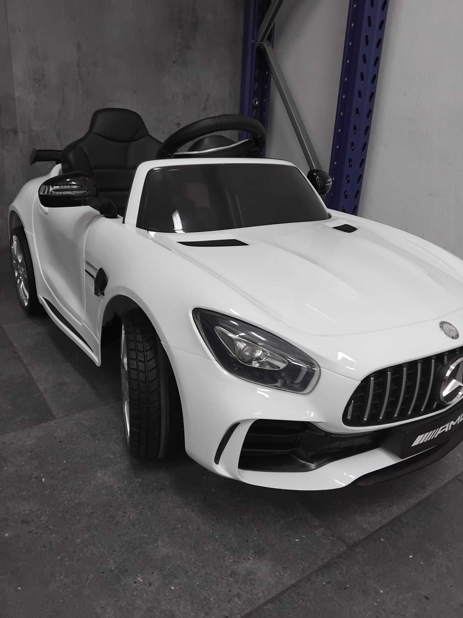 Autko na  akumulator Mercedes AMG GT-R Pilot Duże Dla Dziecka 12V