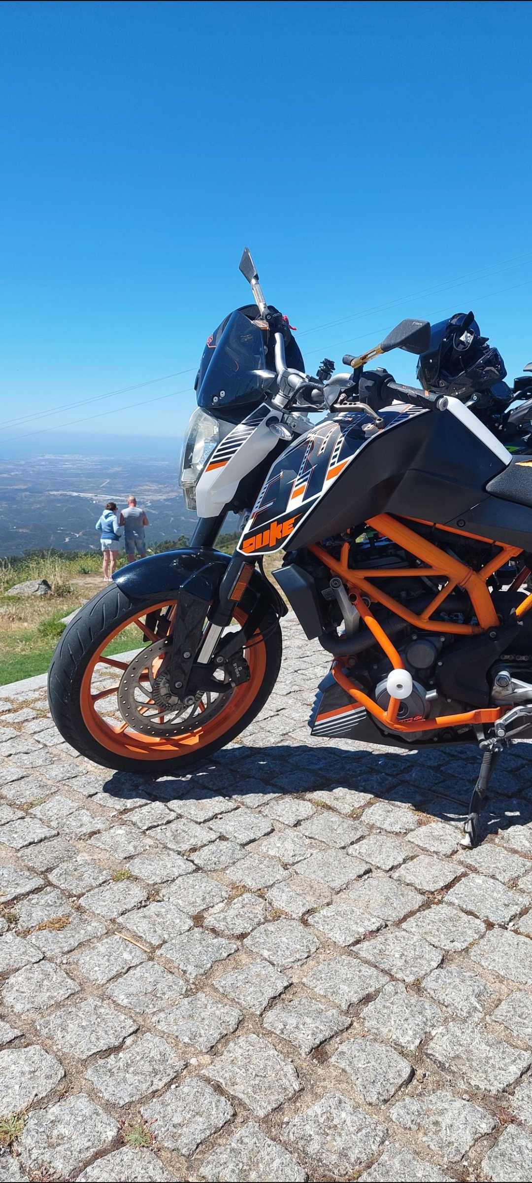 Moto KTM Duke390