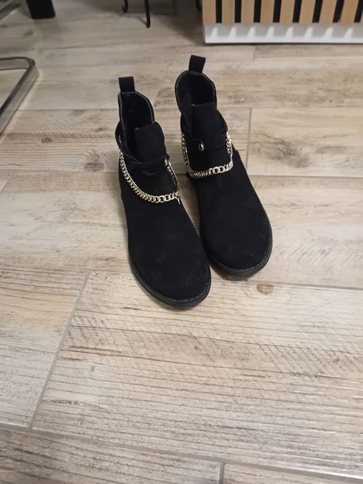 Nowe z metką botki damskie śliczne 40