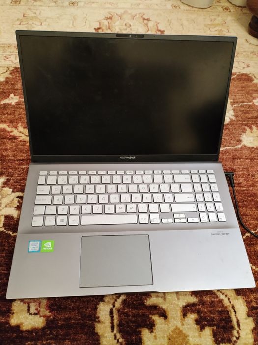 Asus VivoBook i7 com reconhecimento facial