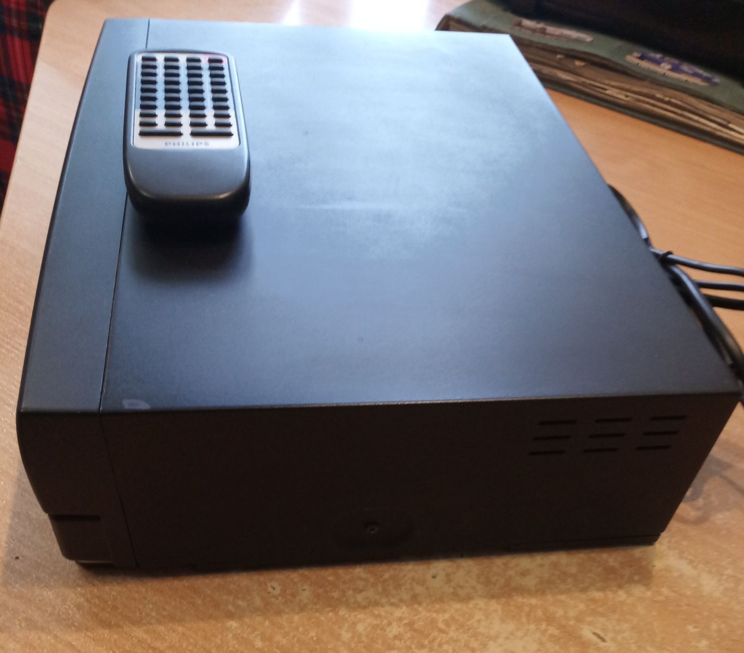 Видеомагнитофон Phillips VR296/55