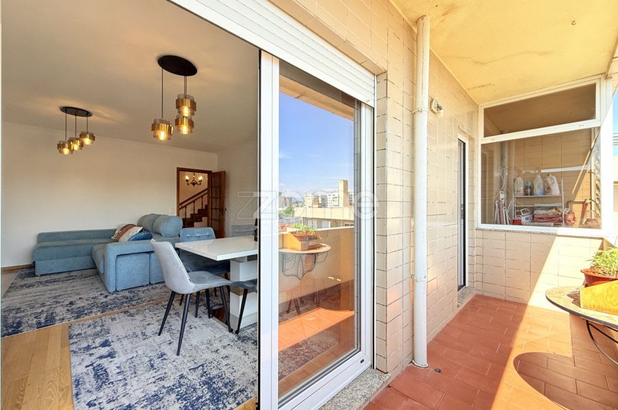 Apartamento T4 Duplex com Terraço - V.N.Famalicão