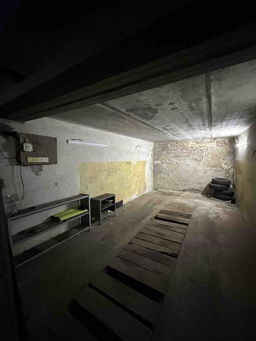 Оренда. Капітальний гараж. Тополя 1 Аренда капитальный гараж Тополь 1