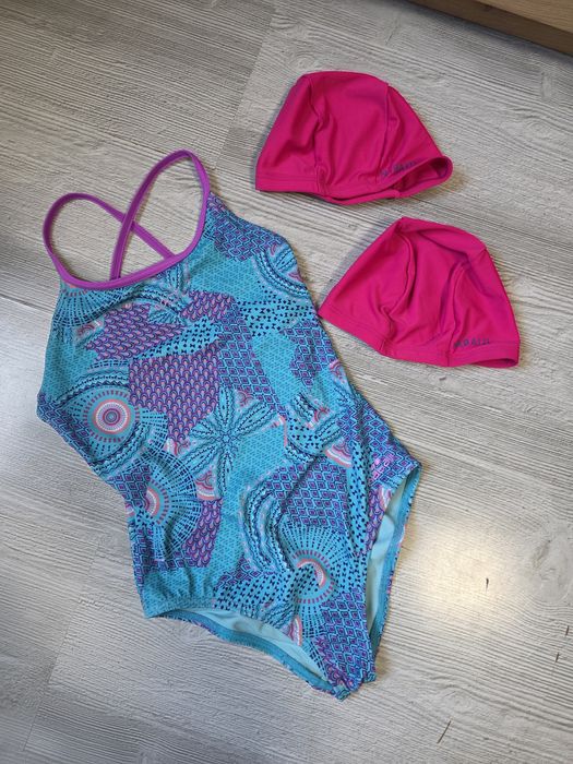 Stroj kąpielowy decathlon + czepek pasuje na 140