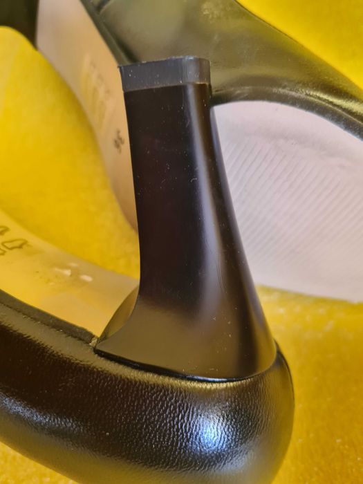 NOWE, klasyczne, czarne czółenka, Emis PL - skóra, roz. 36,