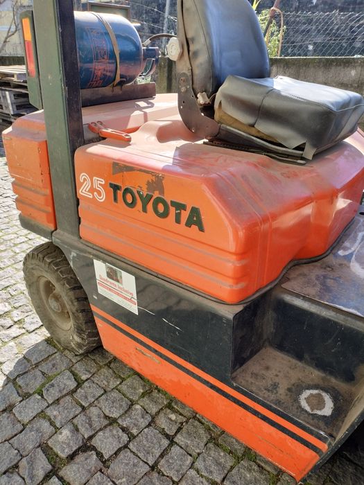 Toyota 25 Gás, Torre Tripla