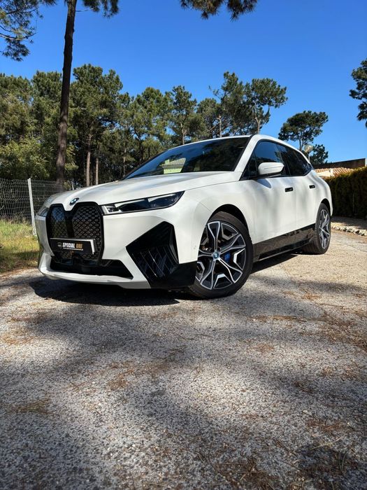 BMW iX xDrive 40 Pack Desportivo