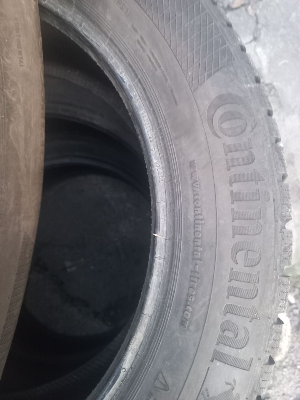 Continental 215/55 r 17 Зима