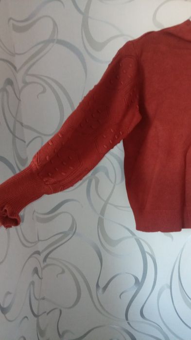 Продам шерстяной костюм,теплый на девочку 11-14 лет