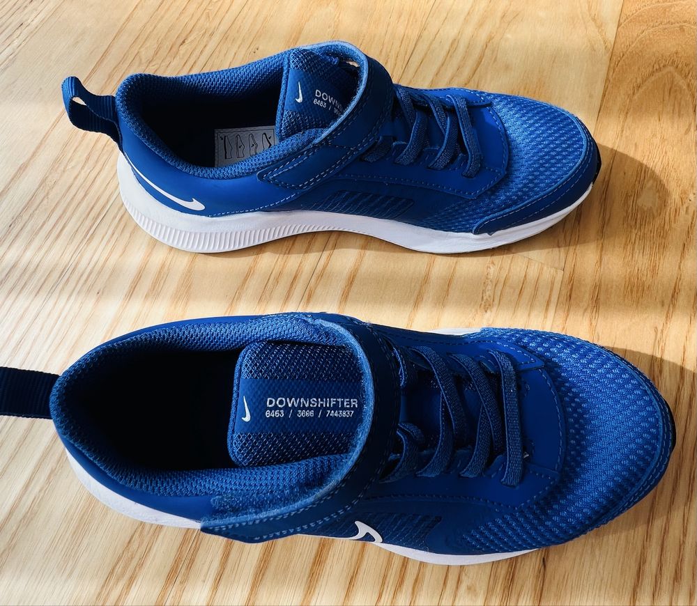 Sapatilhas NIKE NOVAS azul tamanho 33
