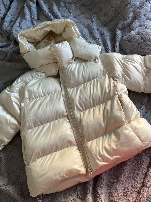 Зимовий пуховик жіночий