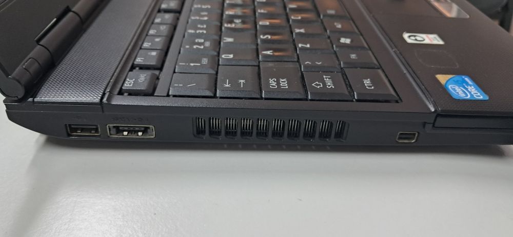 Toshiba tecra a11 i5 6gb ram 256ssd