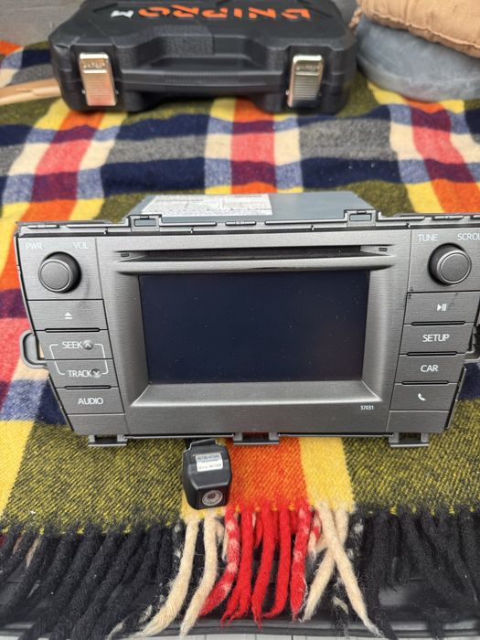 Штатная магнитола toyota prius 30 (+родная камера)