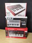 Teclados - M-audio, Akai, Arturia. Novos nas Caixas
