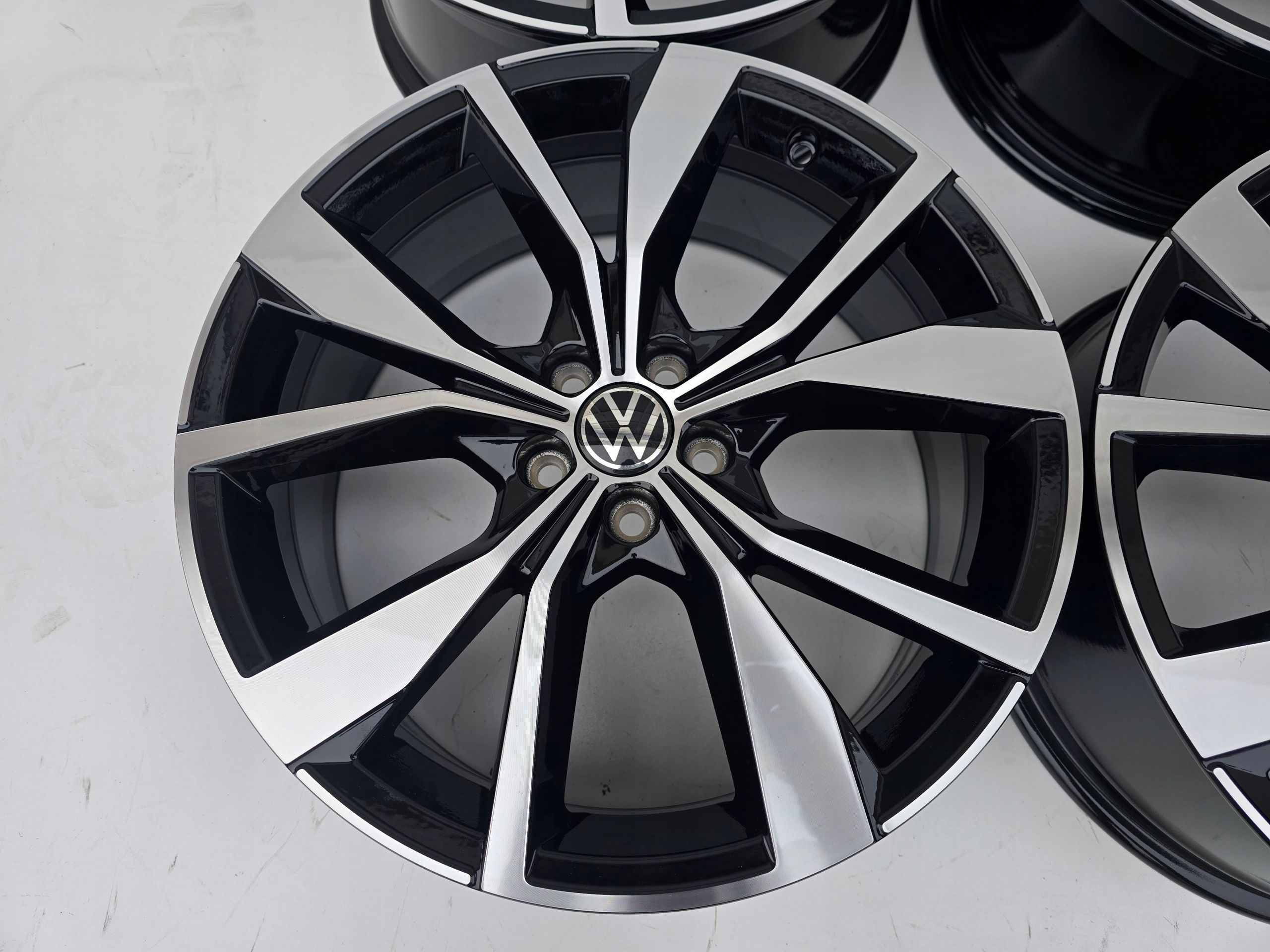 VW t-cross Taigo Polo Gti Misano 18'' 5X100 ET39 Nowe 4X