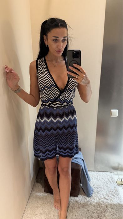 BCBG сукня трикотажна зиг-заг XS