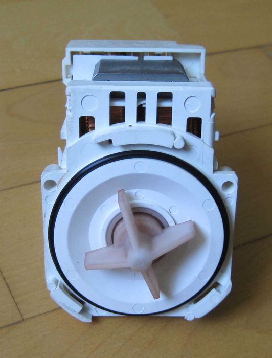 Насос Zanussi пральної машини.