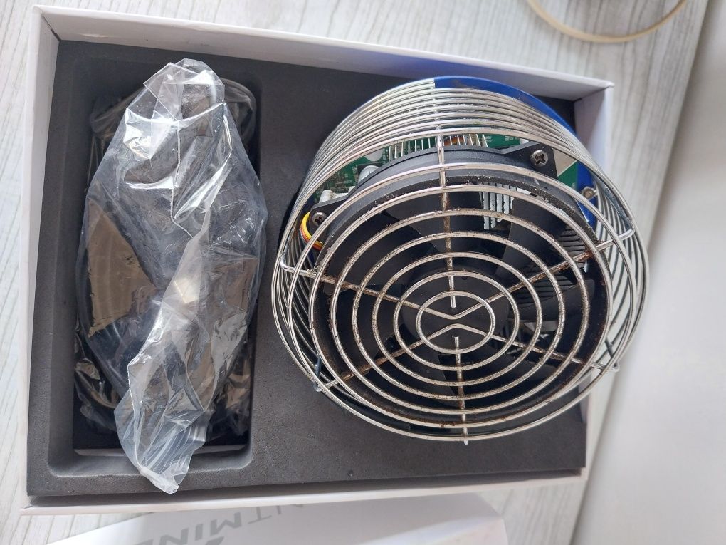 Vendo ,tenho vários.  ANTMINERR