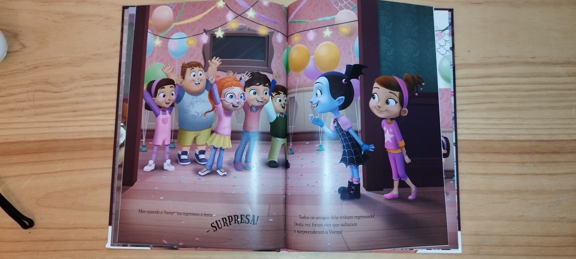 Livro Vampirina - A festa surpresa da Vampi