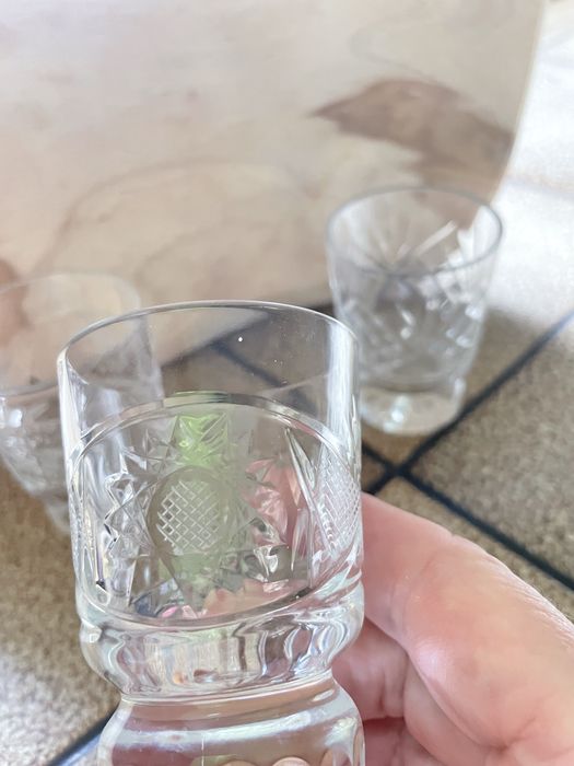 Dwa komplety kieliszków kryształowych