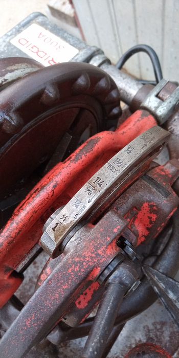 RIDGID 300A Gwintownica elektryczna do rur