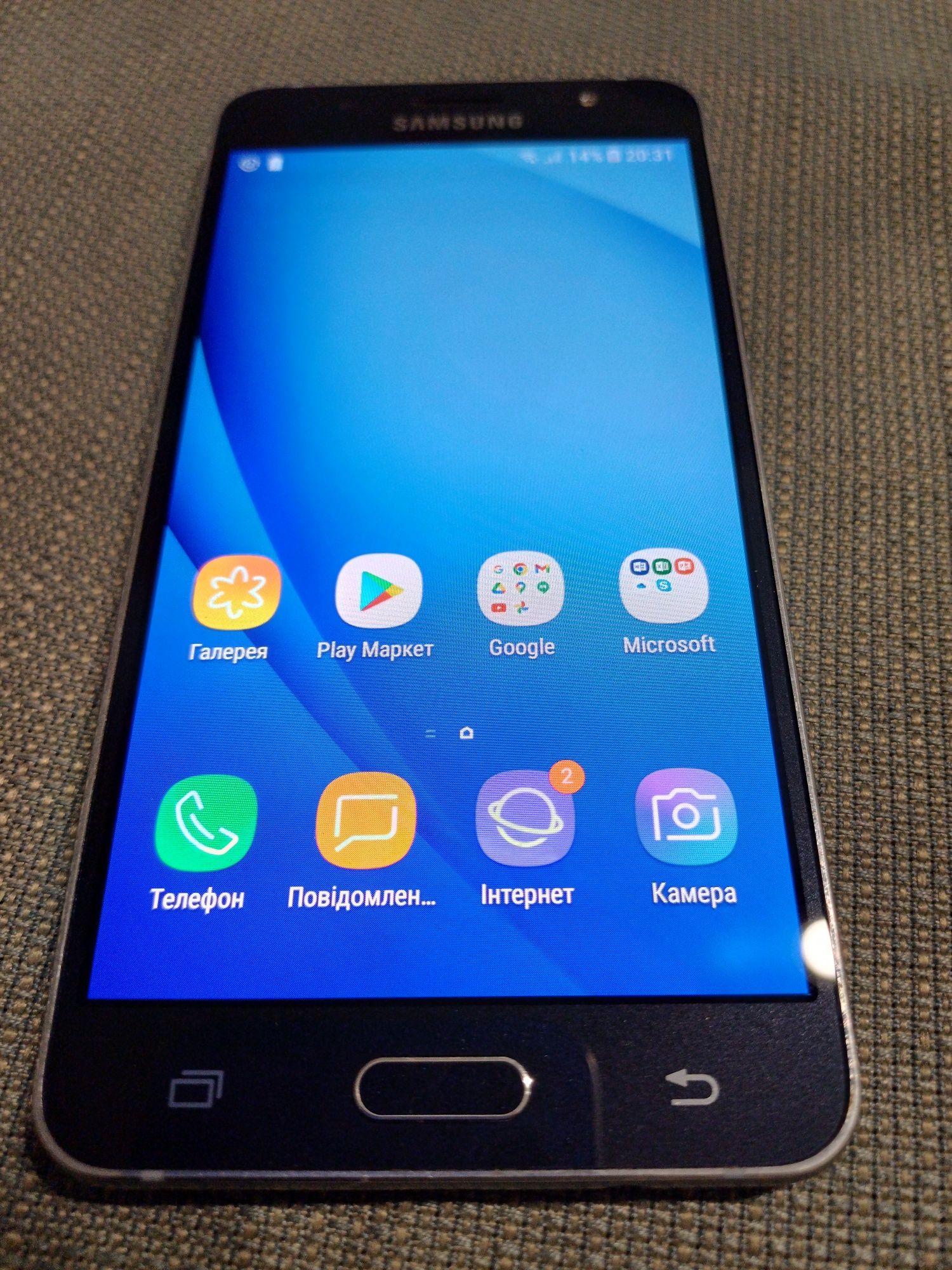 Телефон смартфон Samsung J5