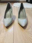 Buty na obcasie kolor szary