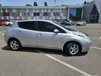 Продам Nissan leaf 2013