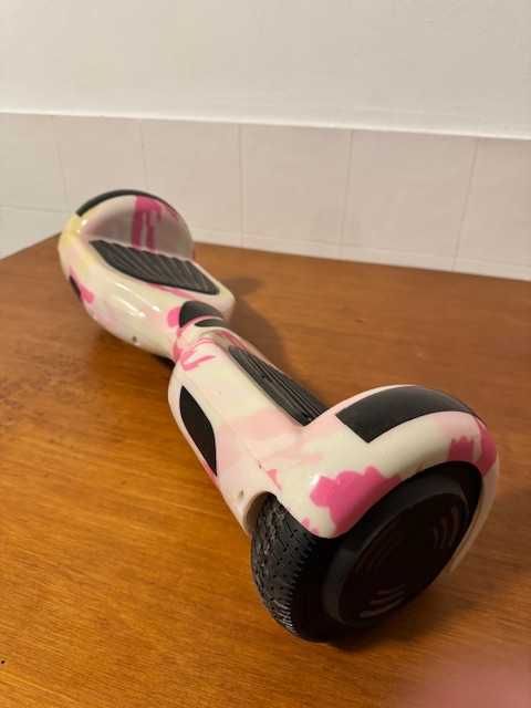 Dois Hoverboards à Solta – Prontos para Nova Aventura!