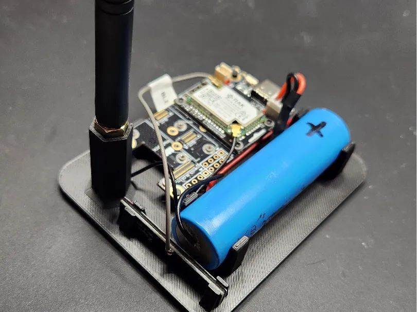 Suporte 18650 e Antena para RAK 19007