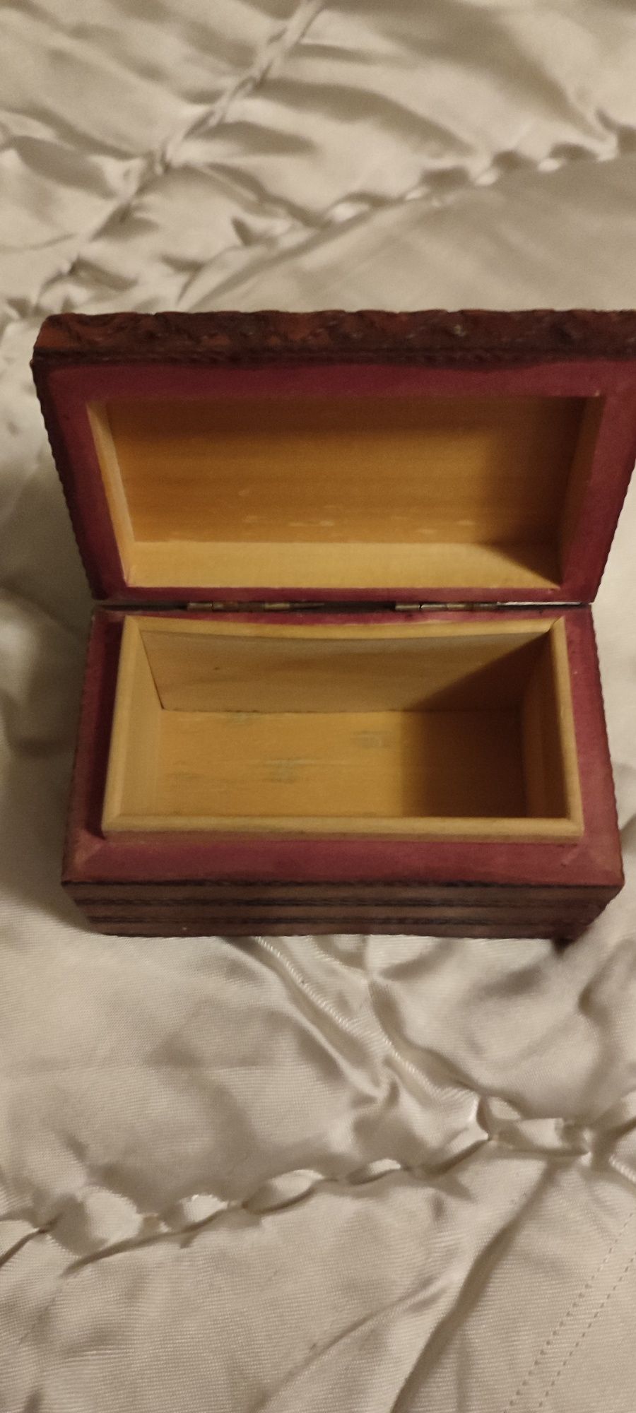 Stara szkatułka drewniana