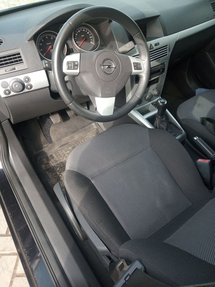 Opel astra h 2009 г.в.