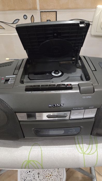 Магнітофон Sony CFD-06