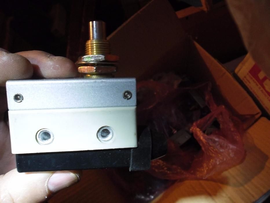 Концевые выключатели AH-7310 Highly 10А, 250В(Highlywell Limit switch)