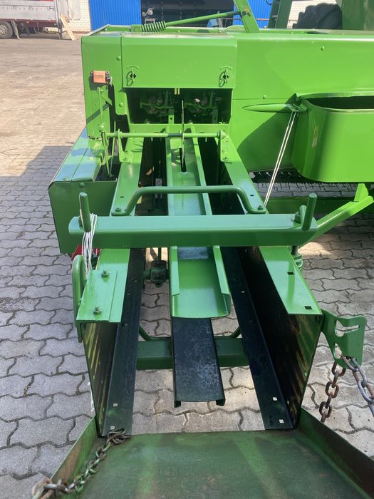 прес підбирач John Deere 332