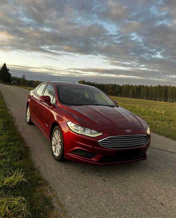 Ford Fusion SE Hybrid  2017p Hybrid