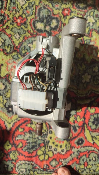 Продам двигатель для стиральной машинки