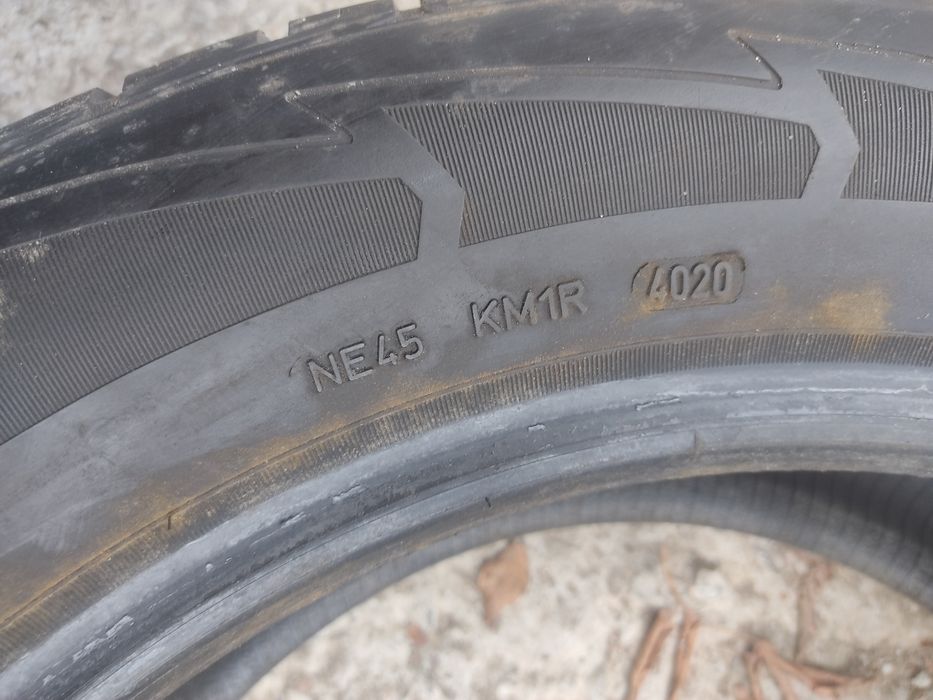Резина б/у 4 покрышки r18