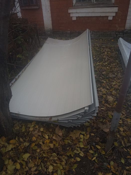 Профнастил з сендвіч панелей).