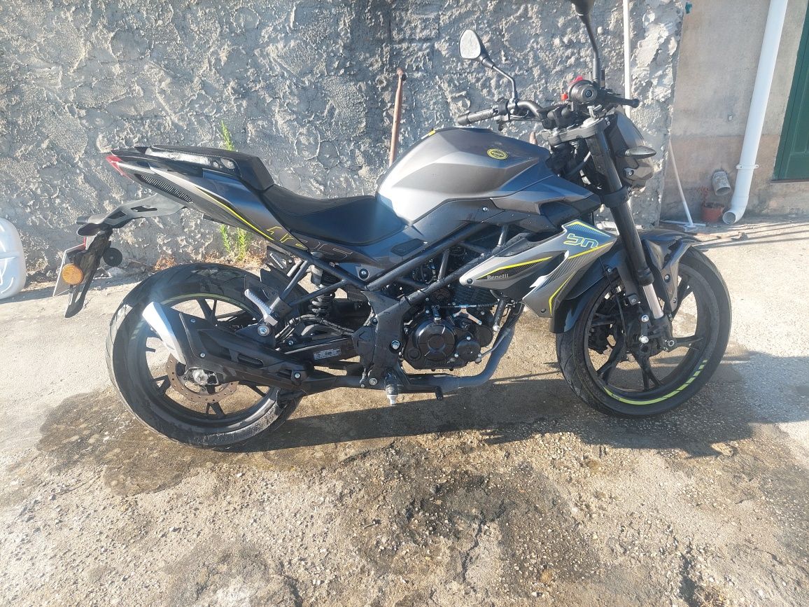 Benelli bn125 como nova