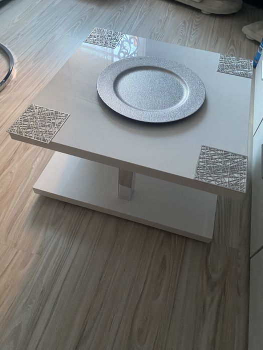 Stolik kawowy biały