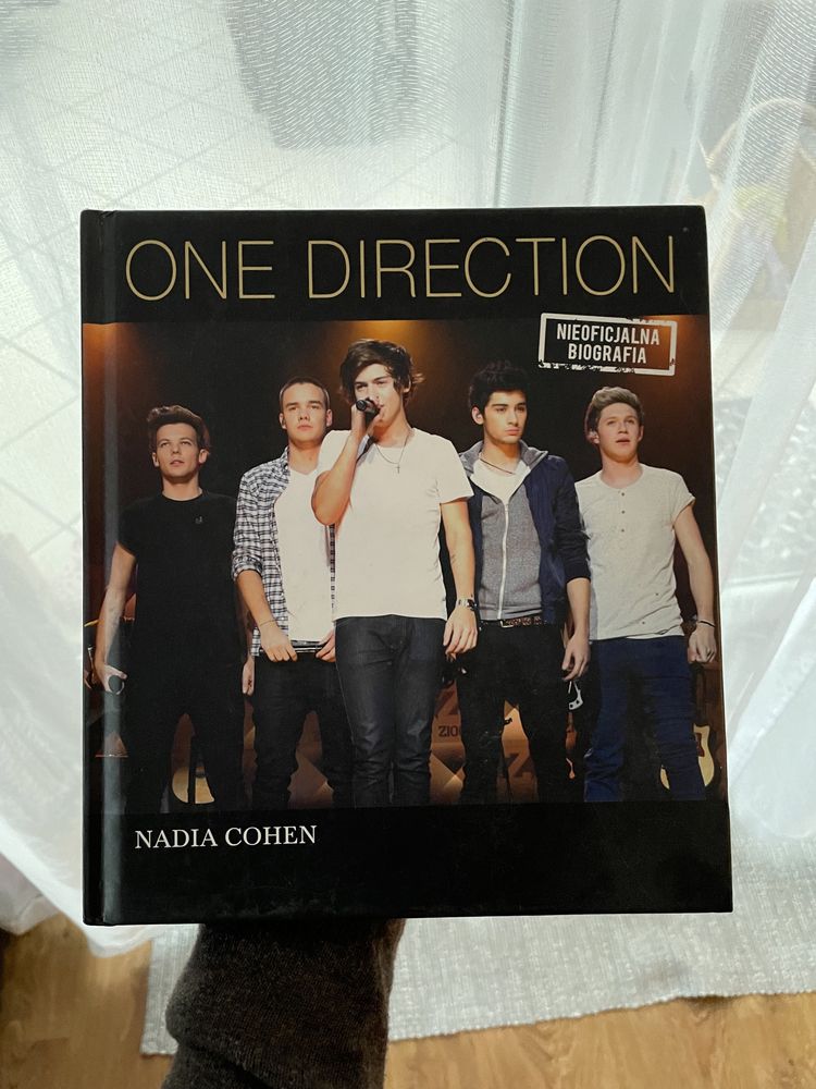 Książka One Direction Nadia Cohen Nieoficjalna Biografia